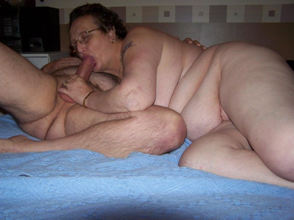 Mature granny Russian в квартире
