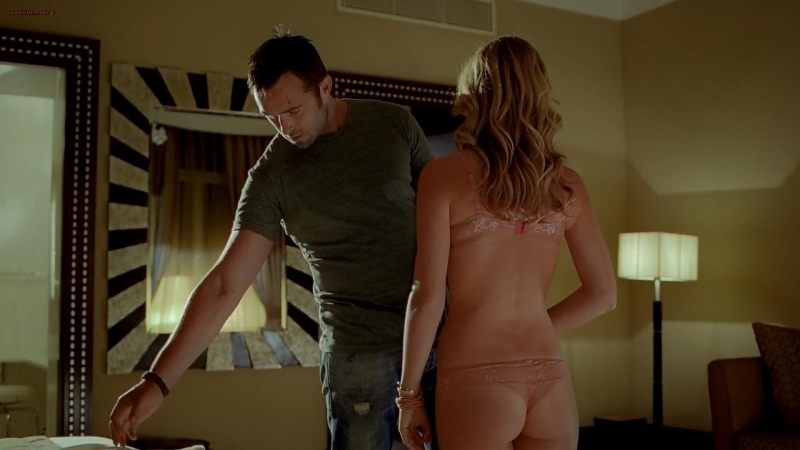 Аннабелль Уоллис sex Scene